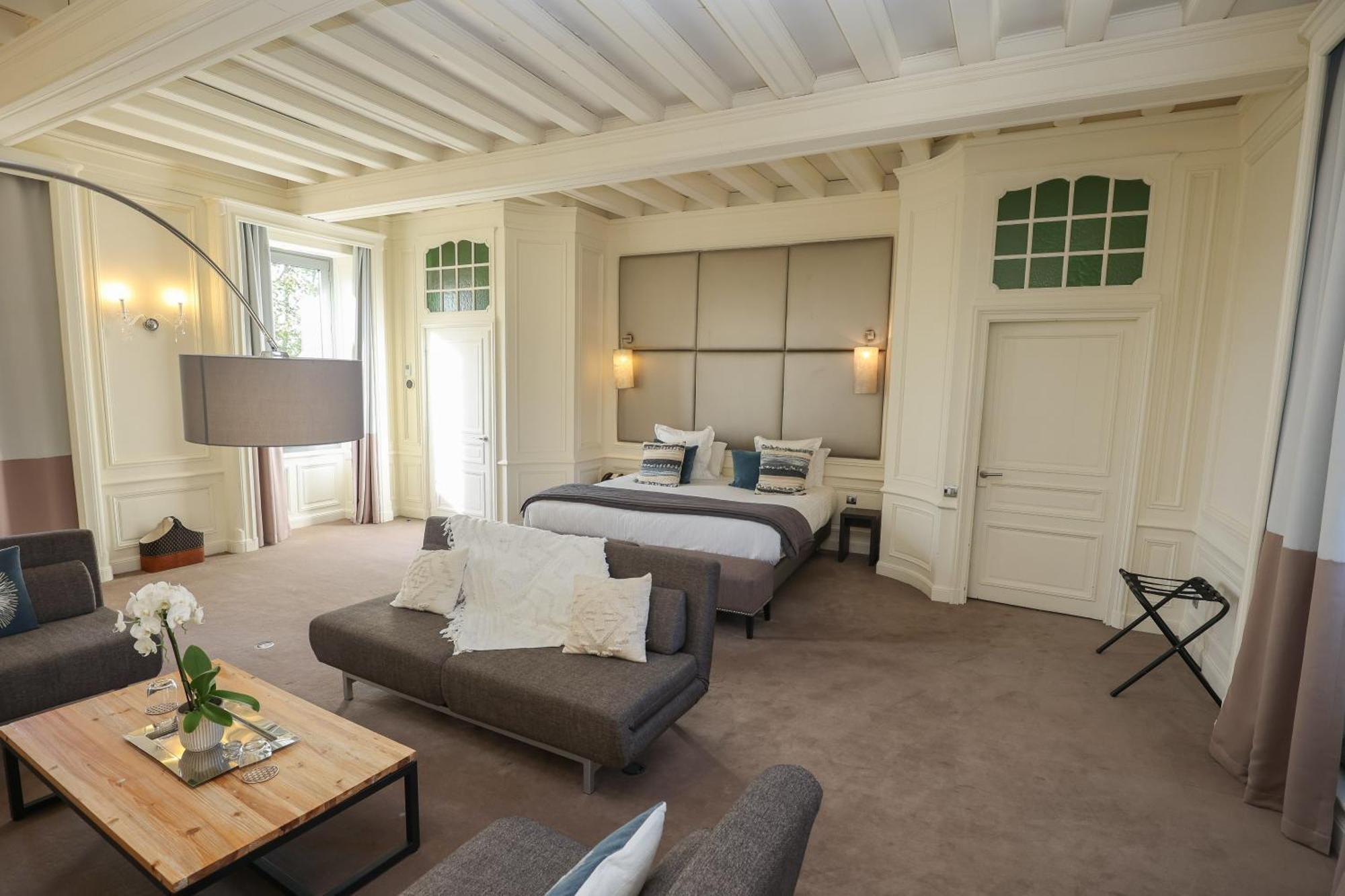 Hotel Chateau De Lacan Brive-la-Gaillarde Exterior photo